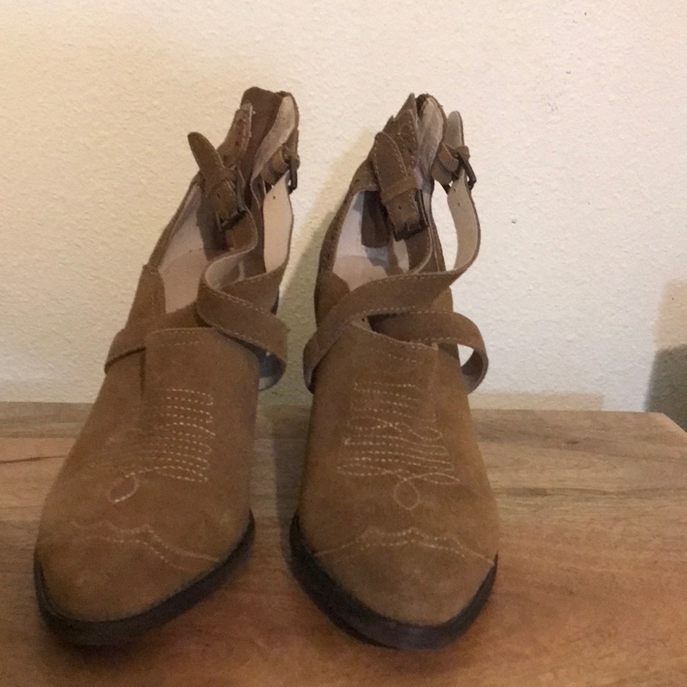 Anthropologie GEE WAWA Coby Tan Suede Western NWOT